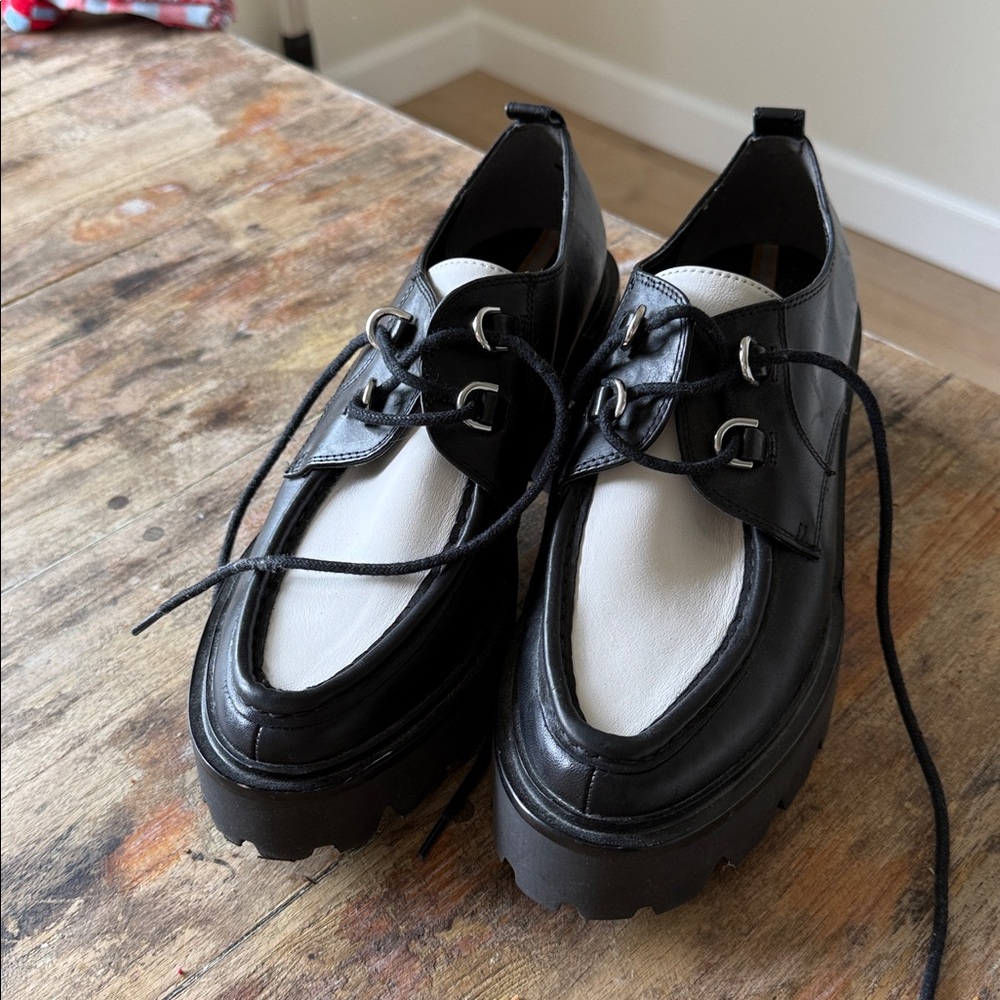 Sam Edelman creeper style platform heel Black and White Chunky Lace-Up Shoes 9
